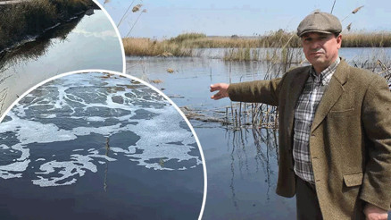 Gediz Nehrinde tedirgin eden görüntü: Nehir kapkara, dokunmaya korkar hale geldik