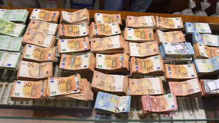 Milyonlarca Euroyu böyle gönderiyorlar.. Merkezlerden biri Dubai... Milyonlarca Euroyu böyle gönderiyorlar.. Merkezlerden biri Dubai...