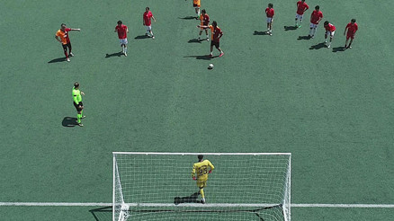 Galatasaraylı eski futbolcular, Şırnakın Cizre ilçesinde gençlerle dostluk maçı yaptı