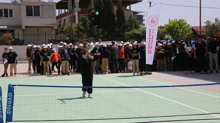 Haydi Tenise projesi 11 deprem ilinde eş zamanlı başladı