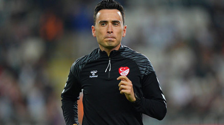 Konyaspor-Galatasaray maçının hakemi Abdullah Buğra Taşkınsoy hastaneye kaldırıldı Konyaspor-Galatasaray maçının hakemi Abdullah Buğra Taşkınsoy hastaneye kaldırıldı