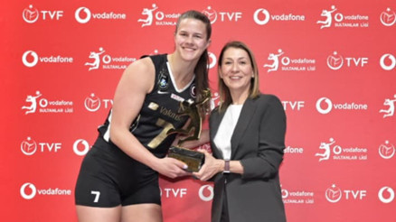 Sultanlar Ligi final serisinin en hızlı servisini atan Van Ryka ödül