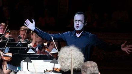 Cumhurbaşkanlığı Senfoni Orkestrası Şefi Deliorman, tarihi Bolşoy Tiyatrosu’nda konser yöneten ilk Türk şef oldu