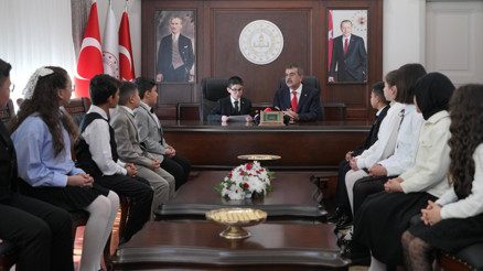 Milli Eğitim Bakanı koltuğunu Kenan Ata’ya devretti