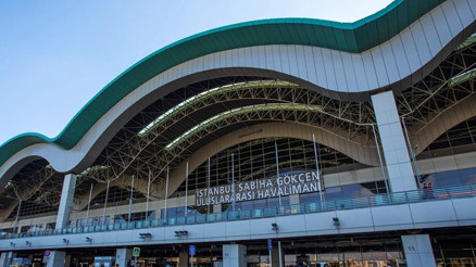 Deprem sonrasında havalimanlarında pist kontrolü için uçaklar pas geçti