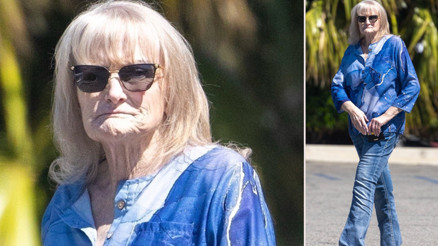 Hayran olduğu ünlü şarkıcı için dünya güzeli iki çocuk doğurmuştu... Yıllar sonra ilk kez sokaklarda