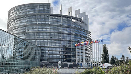 Le Pen davası AP bağlantılı yolsuzluk skandallarını yeniden gündeme getirdi