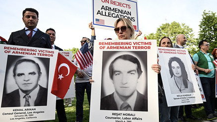 ABDde yaşayan Türkler Ermeni soykırımı iddialarını protesto etti