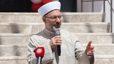Diyanet İşleri Başkanı Ali Erbaş, yapay zekaya sorduğu soruyu anlattı: Hayretler içinde cevap verdi, 1400 yıl önceden bilinmiş olması imkansız dedi