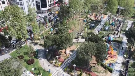 İstanbul’da evlerine girmekten çekinenler çadırlarda ve araçlarında kalmaya devam ediyor