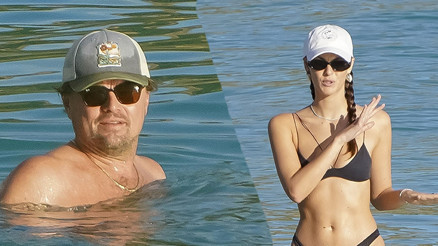 Eski aşklarını birer birer terk etti, dönüp ardına bakmadı… Şimdi genç sevgilisine yalvarıyor: Ne olur beni bırakıp gitme Eski aşklarını birer birer terk etti, dönüp ardına bakmadı… Şimdi genç sevgilisine yalvarıyor: Ne olur beni bırakıp gitme