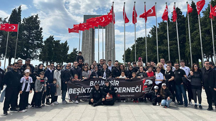 Beşiktaş taraftarları Çanakkale Şehitler Abidesini ziyaret etti