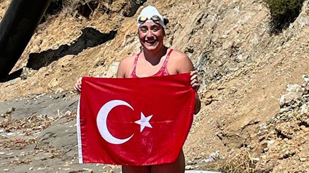 Açık su yüzücüsü Aysu Türkoğlu Kaiwi Kanalını geçerek tarih yazdı