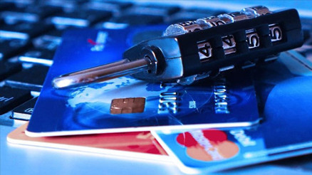 Avustralyada bankacılık krizi Binlerce kişinin şifresi satışa çıkarıldı