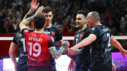 Efeler Liginde şampiyon Ziraat Bankkart