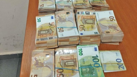 Hava filtresine sakladığı 102 bin Euro, havaya gitti