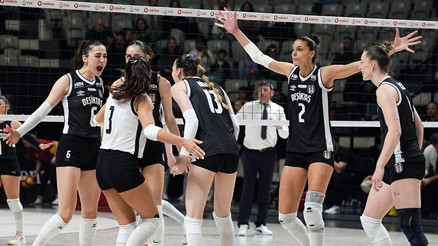 Beşiktaş Kadın Voleybol Takımında 15 oyuncuyla yollar ayrıldı