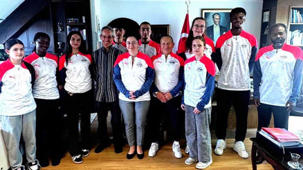 Taekwondo Özer’den Nürnberg Başkonsolosu Cebeci’ye ziyaret Taekwondo Özer’den Nürnberg Başkonsolosu Cebeci’ye ziyaret
