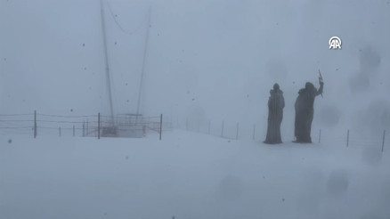 Antalyada Tahtalı Dağı’nın zirvesinde kar yağdı