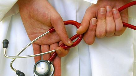 İngiltere, tedavi olması gereken Gazzelilere ilk kez vize verdi