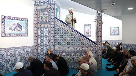 Prof. Erbaş, Viyana’da cuma namazı kıldırdı