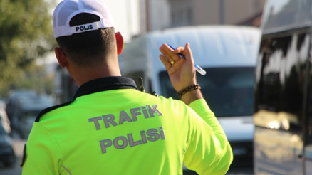 Bakan Yerlikaya: 496 bin 95 sürücüye işlem yapıldı