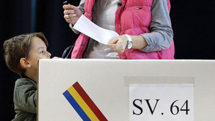 Romanyada cumhurbaşkanlığı seçimi için sandıklar açıldı