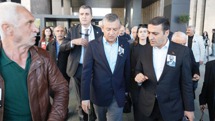 Özgür Özel’e alçak saldırı Özgür Özel’e alçak saldırı