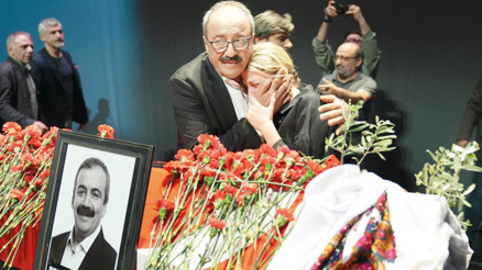 Zeytin dallarıyla uğurlandı... Sırrı Süreyya Önder’e acı veda