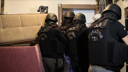 İstanbulda terör operasyonu: 8 gözaltı