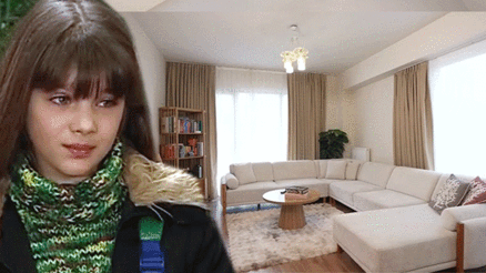 Bir zamanların çocuk oyuncusu şimdi kızlarıyla bu evde yaşıyor