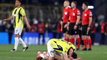 Fenerbahçe - Beşiktaş derbisinin dış basında yankıları: Mourinhonun Fenerbahçesi rayından çıktı