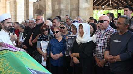 Eski eşi tarafından katledilen Bahar Aksunun cenazesi toprağa verildi