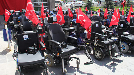 Gurbetçilerden Kayseri’deki engellilere destek