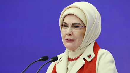 Emine Erdoğan: Sanatlarımıza sahip çıkmalı, eriyip gitmelerine izin vermemeliyiz