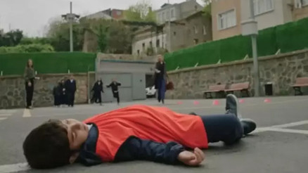 Sahipsizler dizisinde izleyicileri üzen sahne Sahipsizler Samet öldü mü, ölecek mi Umut Kaplıca diziden ayrılıyor mu