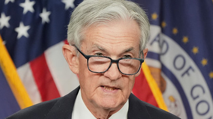 Fed Başkanı Powell, artan ekonomik risklere karşı uyardı