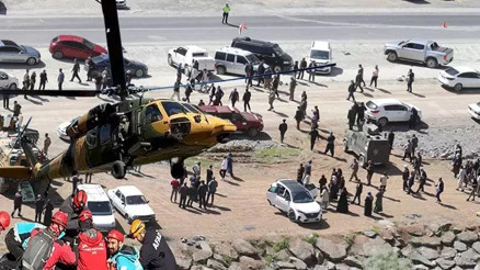 Kayıp adam dağda yaralı bulundu, askeri helikopterle hastaneye kaldırıldı