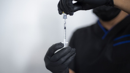 Kırışıklıklarından kurtulmak için botoks yaptırdı, felç oldu İki senedir normale dönebilmek için mücadele ediyor Kırışıklıklarından kurtulmak için botoks yaptırdı, felç oldu İki senedir normale dönebilmek için mücadele ediyor