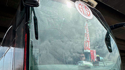 Antalyaspor U17 takımına taşlı saldırı