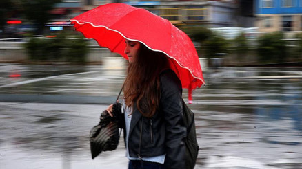 SON DAKİKA: Meteorolojiden hafta sonu plan yapacaklara önemli uyarı Kuvvetli rüzgar ve sağanak yağış geliyor.. 23 kentte hava durumu için sarı alarm