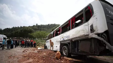 Çanakkale Valisi Ömer Toraman, Ezine ilçesi yakınlarındaki trafik kazasına ilişkin açıklama yaptı Çanakkale Valisi Ömer Toraman, Ezine ilçesi yakınlarındaki trafik kazasına ilişkin açıklama yaptı