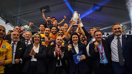 Trendyol 1. Lige yükselen Sarıyer, şampiyonluk kupasını aldı