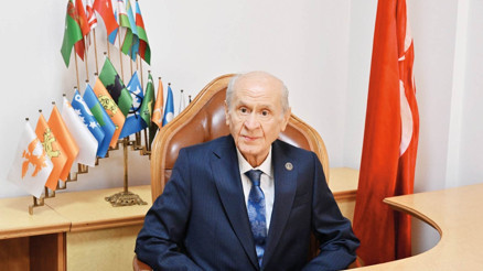 MHP Lideri Bahçeli’den Anneler Günü mesajı: Akan yaşlar kurumadan rahat olamayız