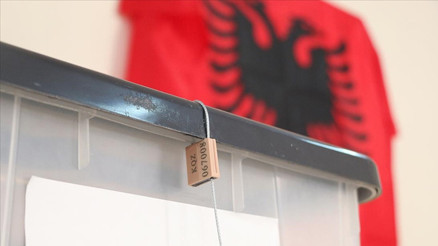 Arnavutluk genel seçimler için sandık başında