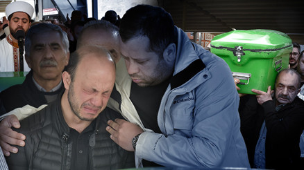 Metrobüs kazasında hayatını kaybeden Ebru, memleketinde son yolculuğuna uğurlandı