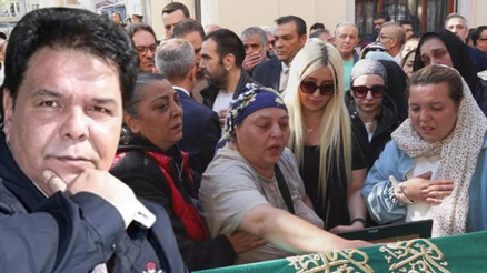 Darbukanı susturdun...Son sahnedesin Balık Ayhan son yolculuğuna uğurlandı