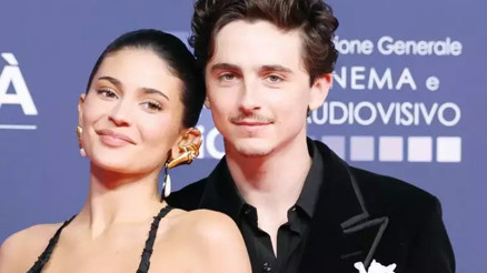 Kimothée nihayet kırmızı halıda el ele