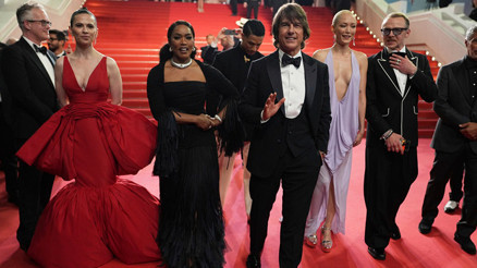 Herkes bu anı bekliyordu… Yılın galasına yıldız yağdı… Eleştirmenlerin beğenmediği filmi seyirci ayakta alkışladı Herkes bu anı bekliyordu… Yılın galasına yıldız yağdı… Eleştirmenlerin beğenmediği filmi seyirci ayakta alkışladı