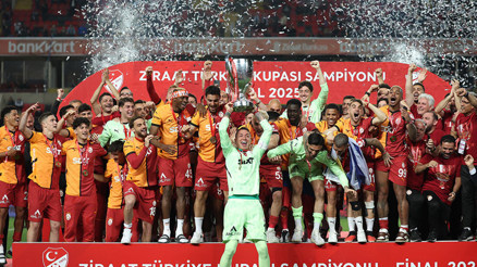 Galatasaray rakipleriyle makası açtı